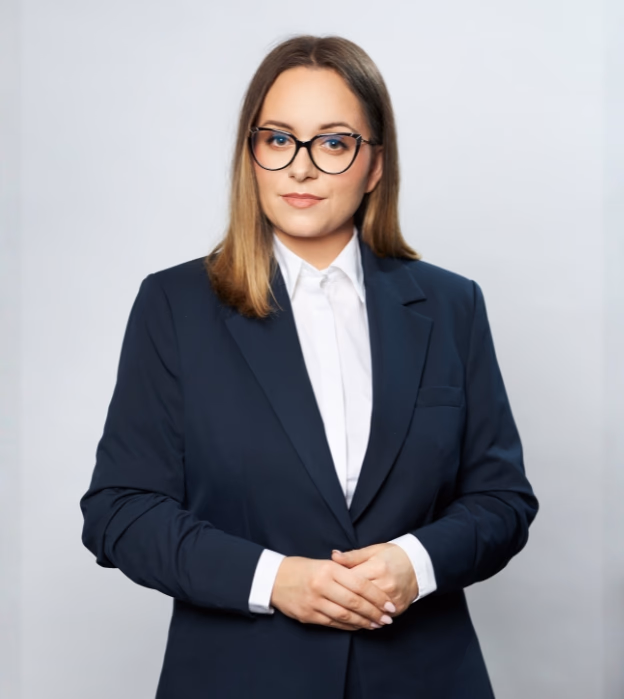 Weronika Izdebska — Aplikant adwokacki